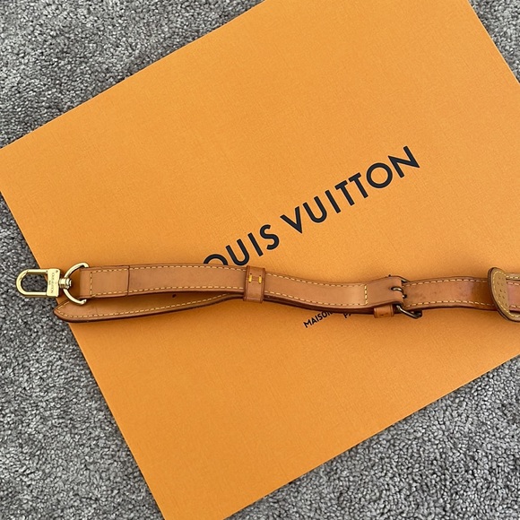 Louis Vuitton Keepall Strap - Picture 7 of 15